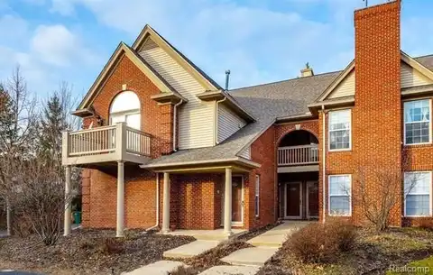 28301 Carlton Way Drive, Novi, MI 48377