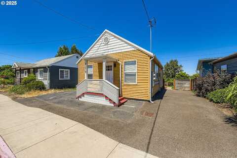4215 NE HIGHLAND CT, Portland, OR 97218
