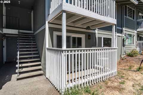 885 NE SUNSET ST, Roseburg, OR 97470