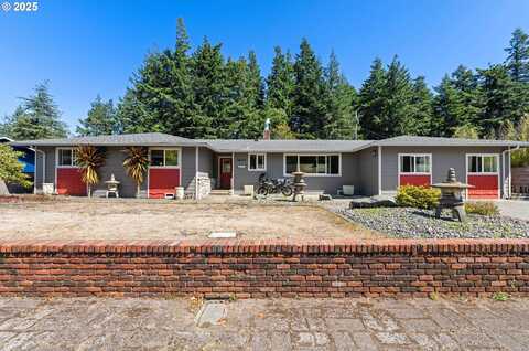 3677 PINE ST, North Bend, OR 97459