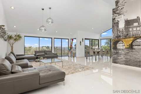 6423 Caminito Aronimink, La Jolla, CA 92037