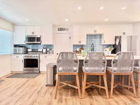 1137 Twining Ave, San Diego, CA 92154