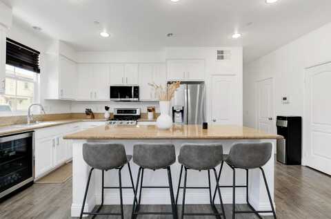 1554 San Javier Court 2, Chula Vista, CA 91913