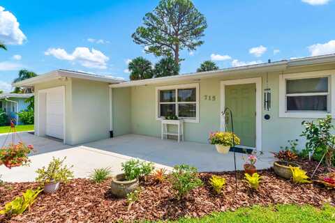 715 SE Alamanda Way, Stuart, FL 34996