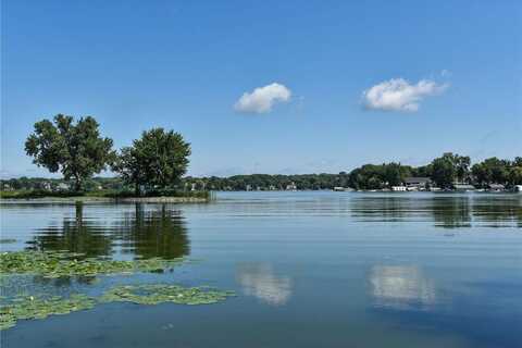 5450 Three Points Boulevard, Mound, MN 55364