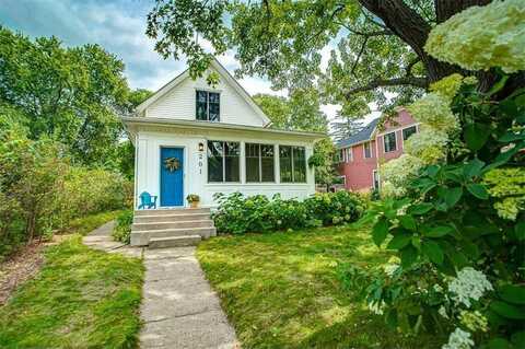 201 6th Street S, Stillwater, MN 55082