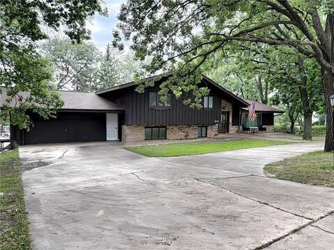 819 2nd Avenue N, Sauk Rapids, MN 56379