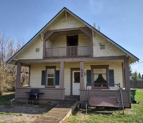 205 E 2nd St, Spangle, WA 99031