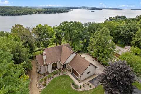 W10725 Wildwood Way, Poynette, WI 53955