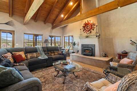 19 Camino Amansador, Santa Fe, NM 87508
