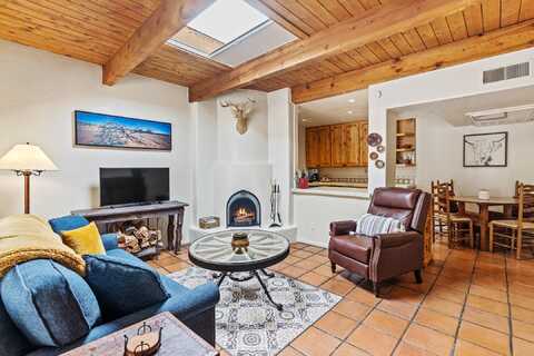 320 Artist unit: 12, Santa Fe, NM 87501