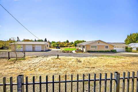 5559 Table Rock Road, Central Point, OR 97502