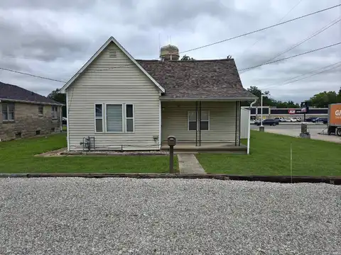 108 S Oak Street, Loogootee, IN 47553
