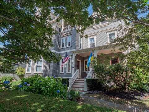 8 Cottage Street, Newport, RI 02840