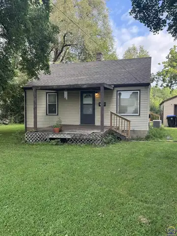 3634 NE Seward AVE, Topeka, KS 66616