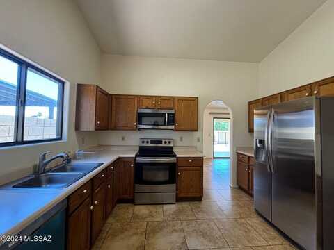 7966 S New Abbey Drive, Tucson, AZ 85747