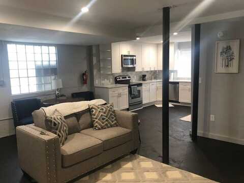 1617 S Adams Street, Tallahassee, FL 32301