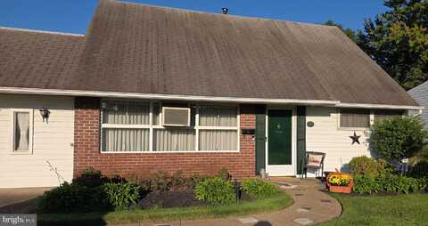 15 VENTURE LANE, LEVITTOWN, PA 19054