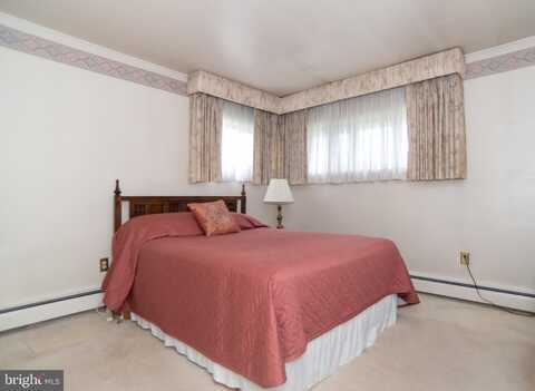 15 VENTURE LANE, LEVITTOWN, PA 19054