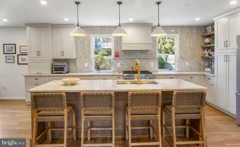 1212 OLD STABLE ROAD, MCLEAN, VA 22102