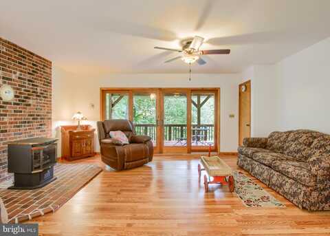 17 MARION DRIVE, LANDISBURG, PA 17040
