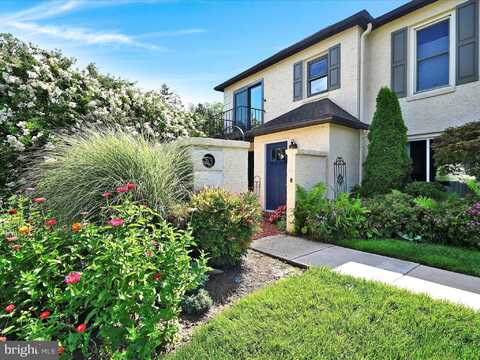 53 PARKRIDGE DRIVE, BRYN MAWR, PA 19010