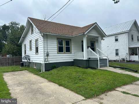 110 W ELMER STREET, VINELAND, NJ 08360