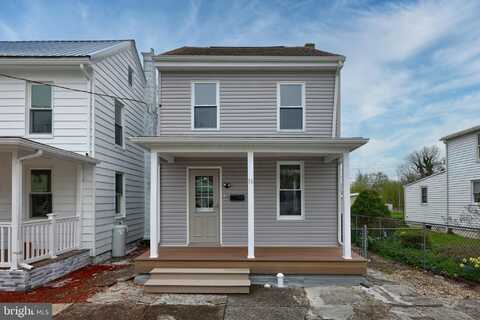 16 JUNIATA STREET, MIDDLETOWN, PA 17057