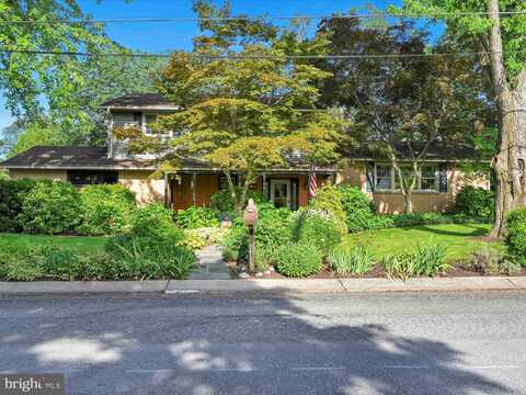 8 WINTERMERE ROAD, LEBANON, PA 17042