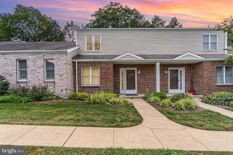 19 WOODLAND ESTATE, LEBANON, PA 17042