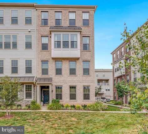 408 PULLMAN PLACE, MANASSAS PARK, VA 20111