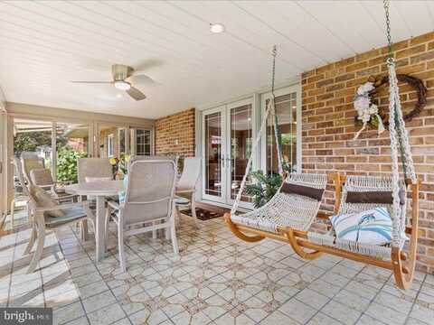 710 ROBERT STREET, MECHANICSBURG, PA 17055