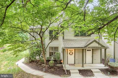 547 ROSLAIRE DRIVE, HUMMELSTOWN, PA 17036