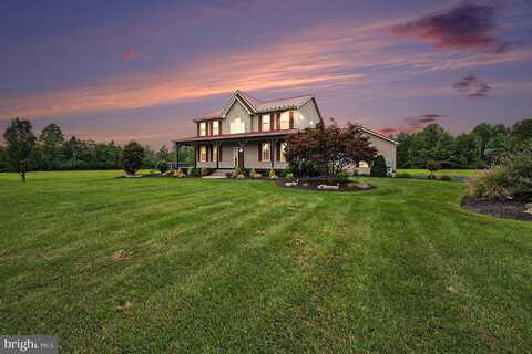 3040 HARING ROAD, PENNSBURG, PA 18073