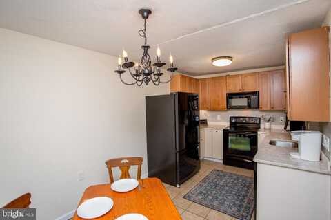 4 HATTERS COURT, HATBORO, PA 19040