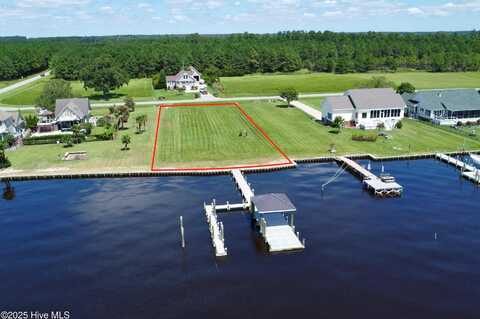 104 E Dowry Creek, Belhaven, NC 27810