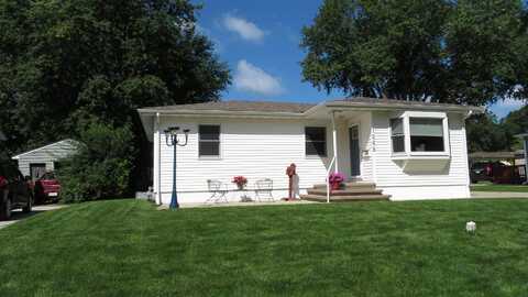 1268 St Andrews, Waterloo, IA 50701