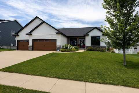 5321 Red Oak Lane, Cedar Falls, IA 50613