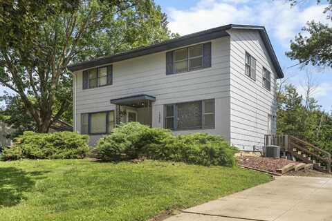 1328-1330 Delta Drive, Cedar Falls, IA 50613