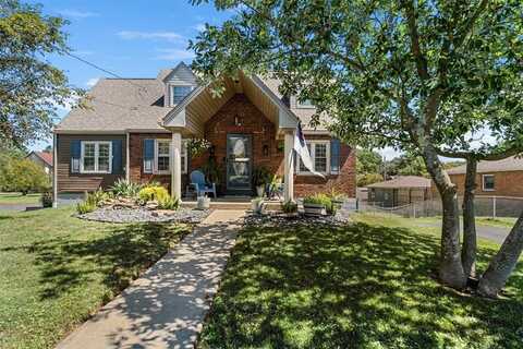 105 Madison Dr, Lower Burrell, PA 15068