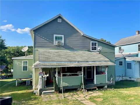 1017 1st St, Cowanshanock Twp, PA 16201