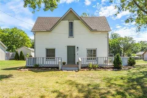 411 N Maple ST, Siloam Springs, AR 72761