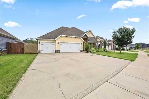 1041 Silver Maple ST, Centerton, AR 72719