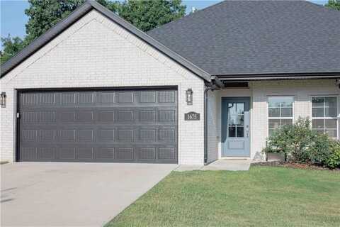 1675 Quincy AVE, Fayetteville, AR 72704