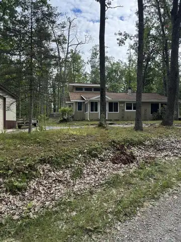 6615 Bainter Drive, Johannesburg, MI 49751