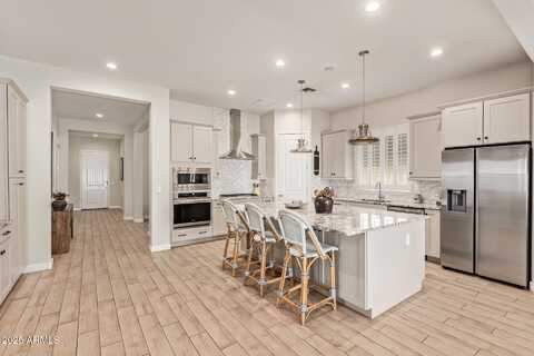 6608 E LIBBY Street, Phoenix, AZ 85054