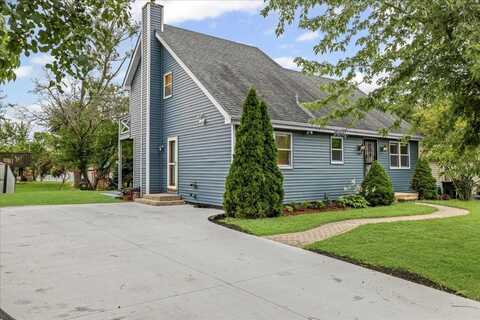 3905 Cornell Avenue, Park City, IL 60085