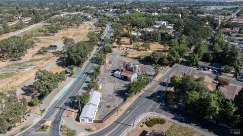 9600 Windsor Road, Windsor, CA 95492