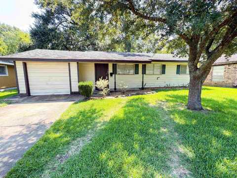 165 Smelker, Beaumont, TX 77707