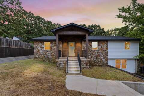 3237 College Avenue, Conway, AR 72034